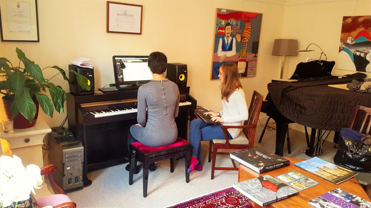 Do you know how to choose a good piano teacher in London?